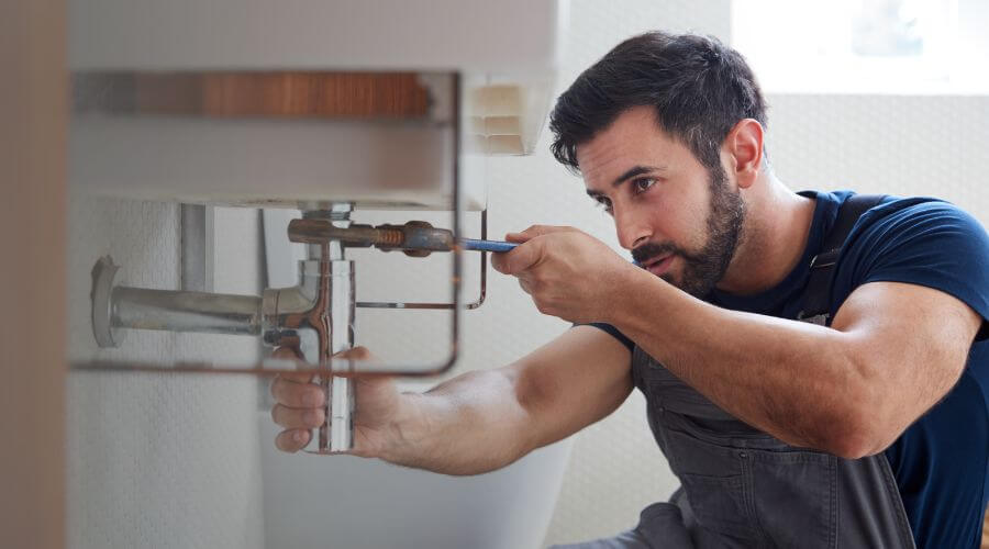 Water heater thermostat replacement in Fowler, IN